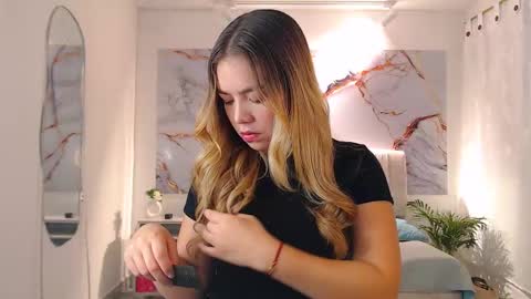 _tiffany1 online show from October 26, 6:29 pm