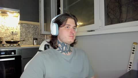 _torfin_ online show from December 6, 9:40 pm