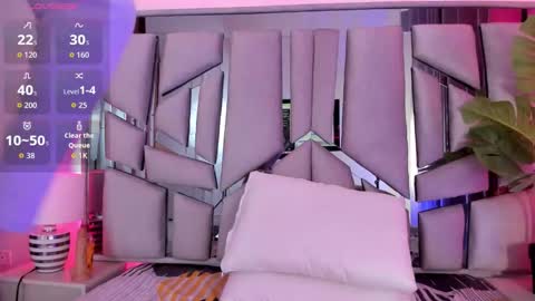 _valeria_saenz_ online show from October 13, 3:41 am