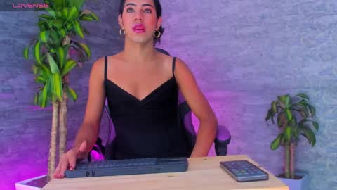 Valeria Montes online show from September 15, 6:20 pm
