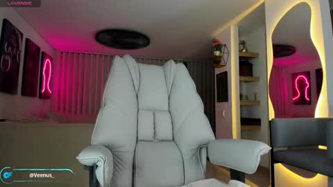 stephany online show from November 22, 12:20 am