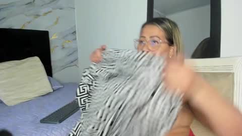 _vickysweet online show from November 5, 8:55 pm