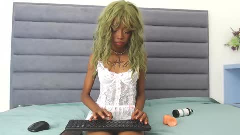_violet_moon1 online show from February 22, 9:59 pm