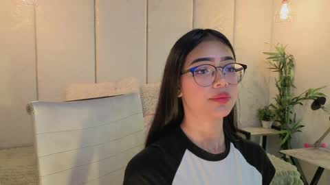 _viollettenoir_ online show from April 2, 8:27 pm