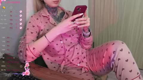 Snapshot of _viv1an_ chatting on February 8, 5:18 pm Alis online show from February 8, 5:18 pm