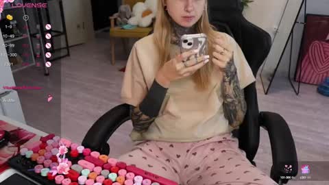 Snapshot of _viv1an_ chatting on September 25, 8:54 am Alis online show from September 25, 8:54 am