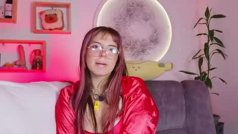 _yourcherrybomb online show from May 9, 5:24 am