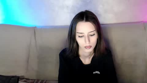 Nicole  Thomas  Dave online show from June 10, 9:24 pm