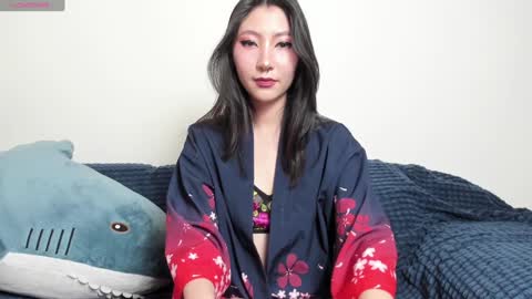 Snapshot of _yuriko chatting on December 5, 3:12 pm Mia online show from December 5, 3:12 pm
