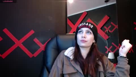 Yuyi online show from March 3, 11:11 am