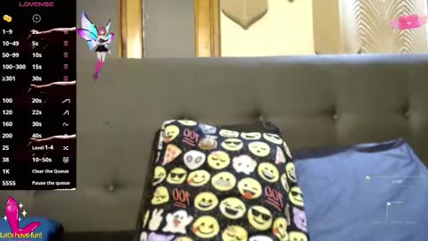 Yuyi online show from October 2, 12:26 pm