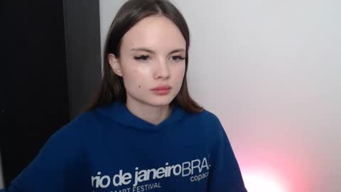 a_ariella_ online show from September 12, 1:13 pm