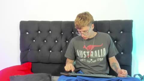 A Sexy Couple online show from October 5, 1:58 am