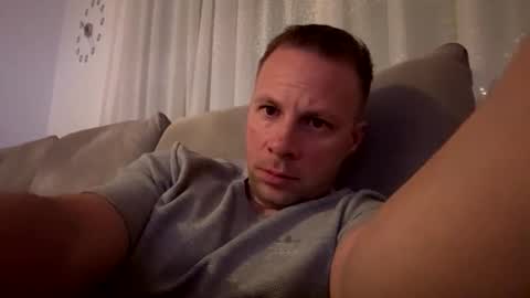 Long distance cumshot online show from May 31, 8:21 pm