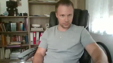 Long distance cumshot online show from May 14, 9:40 am
