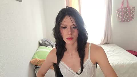 Aaeryn online show from April 16, 6:08 pm