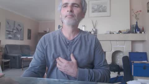 Aalex1717 online show from April 18, 6:15 am