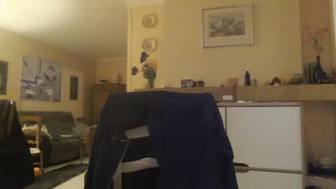 Snapshot of aalex1717 chatting on March 6, 7:10 pm Aalex1717 online show from March 6, 7:10 pm