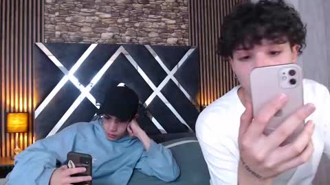 Aaron online show from October 9, 3:06 pm