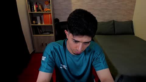 Aaron online show from December 6, 11:41 pm