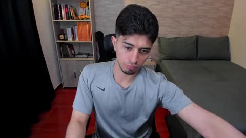 Aaron online show from December 7, 6:43 pm