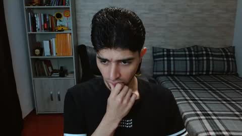 Aaron online show from October 14, 7:39 pm