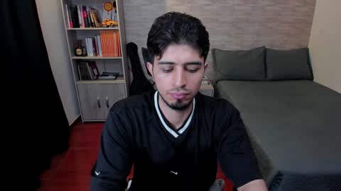 Aaron online show from December 23, 8:14 pm