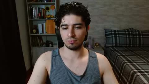 Aaron online show from April 20, 7:39 pm