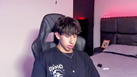 Aron online show from October 6, 7:31 pm