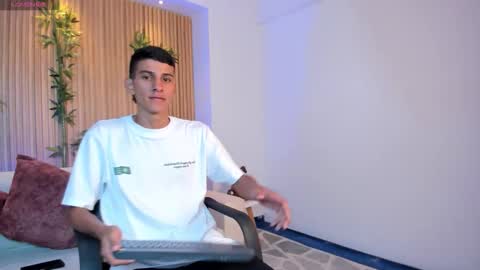 Aaron online show from January 12, 12:45 pm