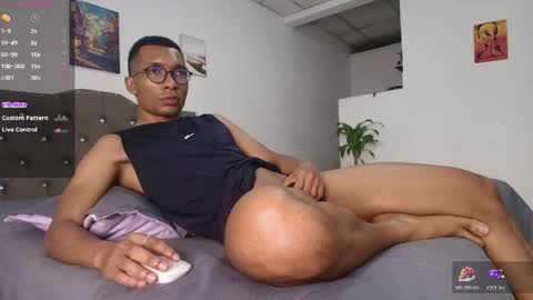Heyy my name is Aaron online show from May 18, 1:04 am