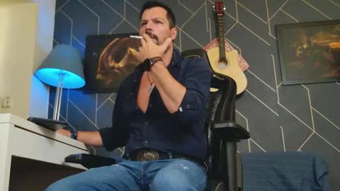 Aaron online show from September 12, 8:27 am