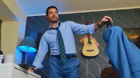 Aaron online show from October 7, 8:10 am