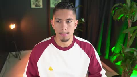 AARON  online show from April 9, 2:45 pm