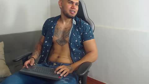 ig aaron hunter123 online show from October 7, 4:03 pm