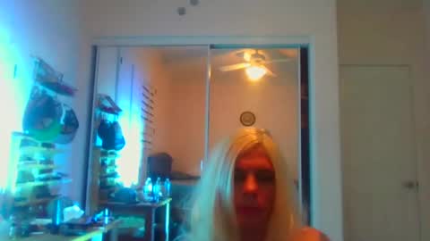 aaronprezent online show from October 3, 11:07 am