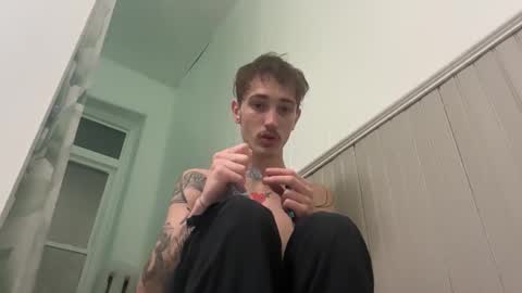 aazdaan online show from April 18, 7:21 am