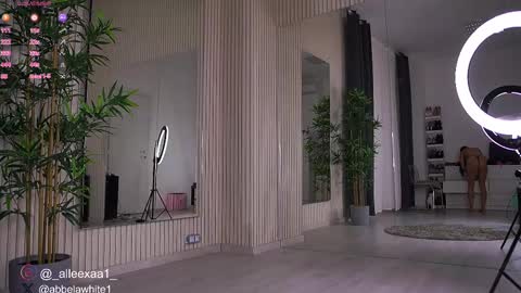 Snapshot of abbela_white chatting on February 19, 6:22 am Alexa online show from February 19, 6:22 am