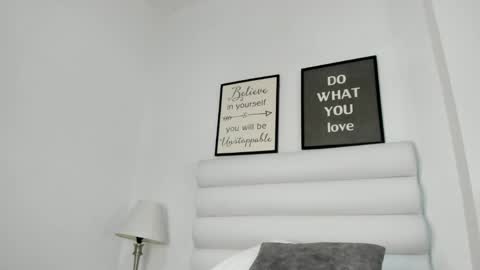 abbey_walker online show from April 18, 11:23 am