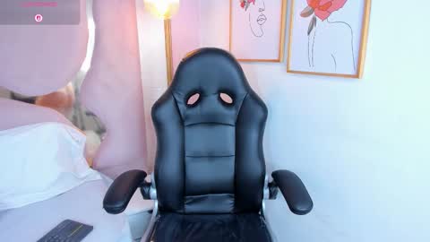 abbiejones_ online show from January 10, 1:05 pm