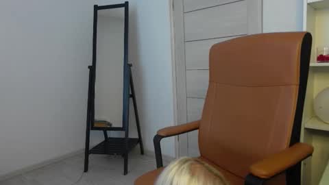 ABBY LAKER online show from October 13, 1:24 pm