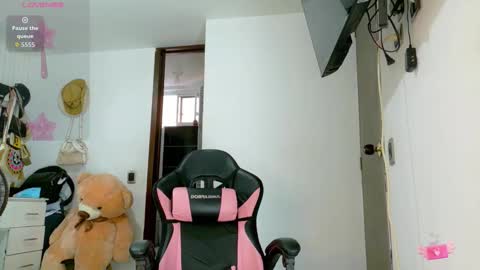 ABBY  online show from March 1, 9:08 pm