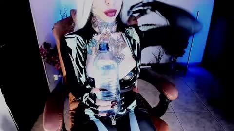 Abby online show from October 11, 4:06 am