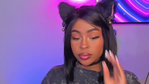 Simone    may online show from March 8, 10:43 am