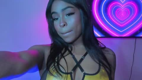 Simone    may online show from February 27, 11:39 am