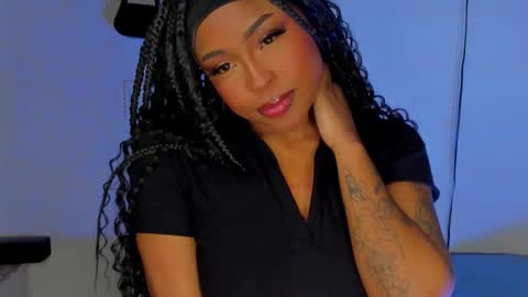 Simone    may online show from September 12, 8:05 am