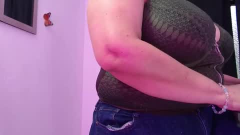 abigail_jhonss online show from October 12, 10:00 pm