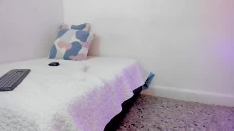 Abriil online show from October 10, 4:18 am