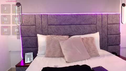  Abril  online show from October 1, 8:30 pm