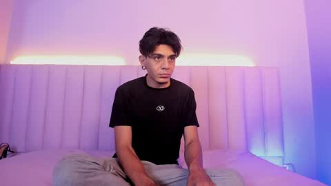 Abril and Julian online show from May 11, 2:45 pm